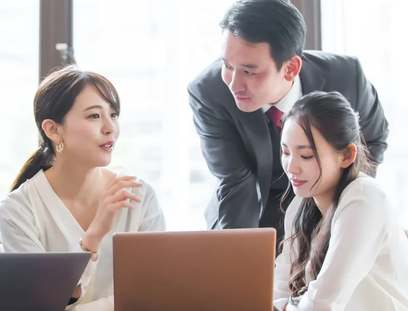 バックオフィス一人辞めても会社まわりますか？