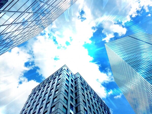 上場しないという選択 - 非上場の有名企業