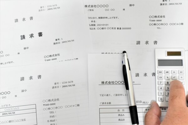 インボイスの請求書と領収書の両方を理解していますか？書き方などを詳しく解説します