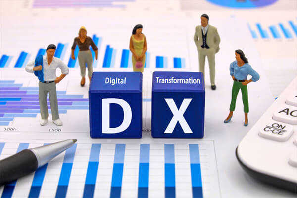 経理業務のDX化とは？必要性やメリット、進め方などの基本を解説